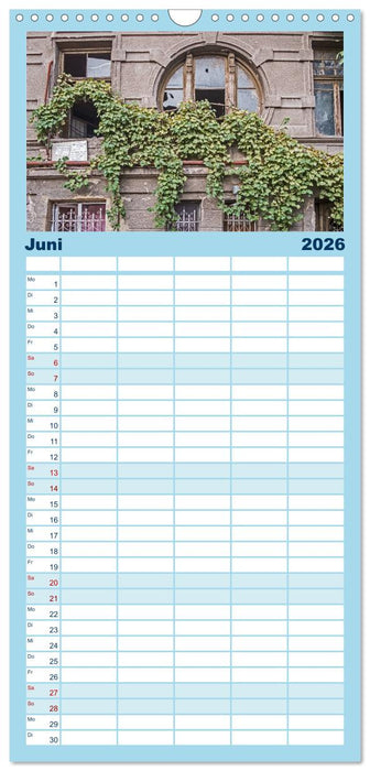 Tiflis - Die Metropole Georgiens (CALVENDO Familienplaner 2026)