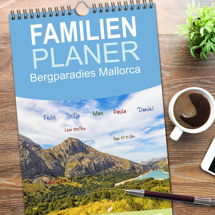 Bergparadies Mallorca (CALVENDO Familienplaner 2026)