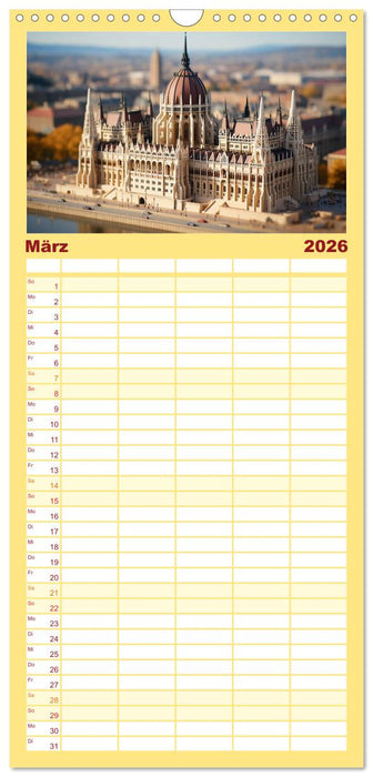 Urlaub in Miniatur (CALVENDO Familienplaner 2026)