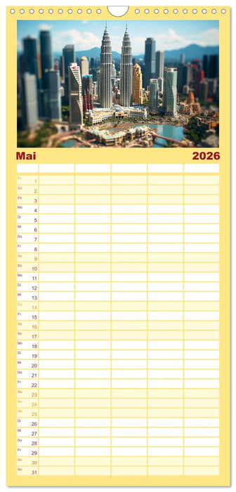 Urlaub in Miniatur (CALVENDO Familienplaner 2026)