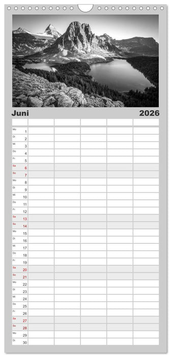 Monochrome Wonders (CALVENDO Familienplaner 2026)