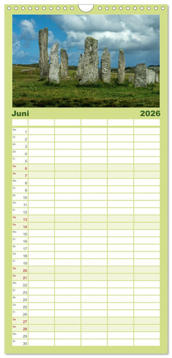 Schottlands wilde Inseln (CALVENDO Familienplaner 2026)