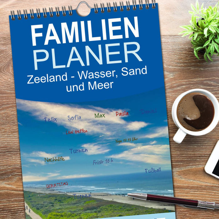 Zeeland - Wasser, Sand und Meer (CALVENDO Familienplaner 2026)