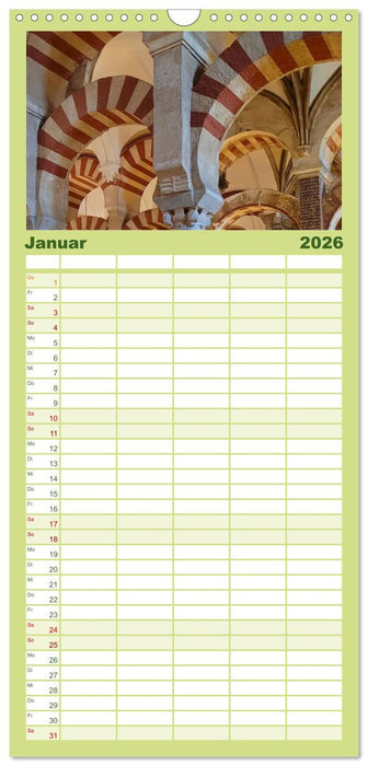 Andalusien, blaues Meer und historische Bauwerke (CALVENDO Familienplaner 2026)