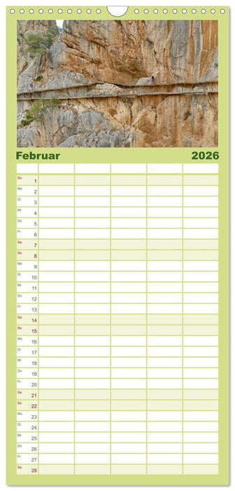 Andalusien, blaues Meer und historische Bauwerke (CALVENDO Familienplaner 2026)