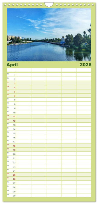 Andalusien, blaues Meer und historische Bauwerke (CALVENDO Familienplaner 2026)