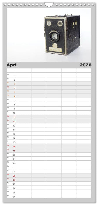 Boxkameras - Kultiges und manchmal klobiges Design (CALVENDO Familienplaner 2026)