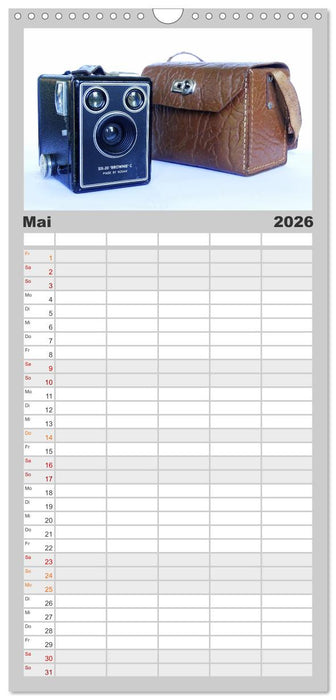 Boxkameras - Kultiges und manchmal klobiges Design (CALVENDO Familienplaner 2026)