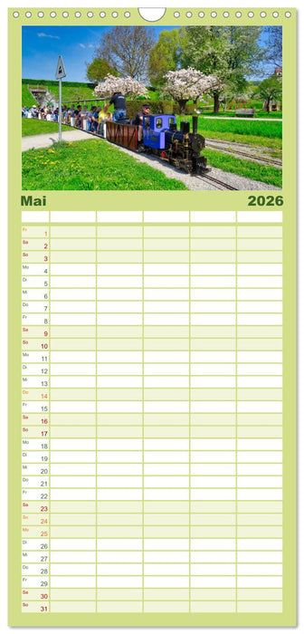 Auf Schienen übers Land (CALVENDO Familienplaner 2026)