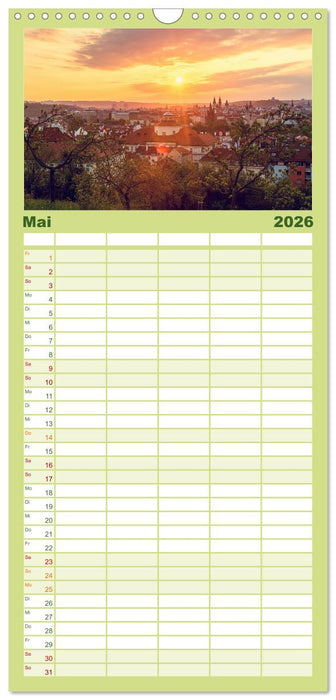 Aussichten auf Prag (CALVENDO Familienplaner 2026)