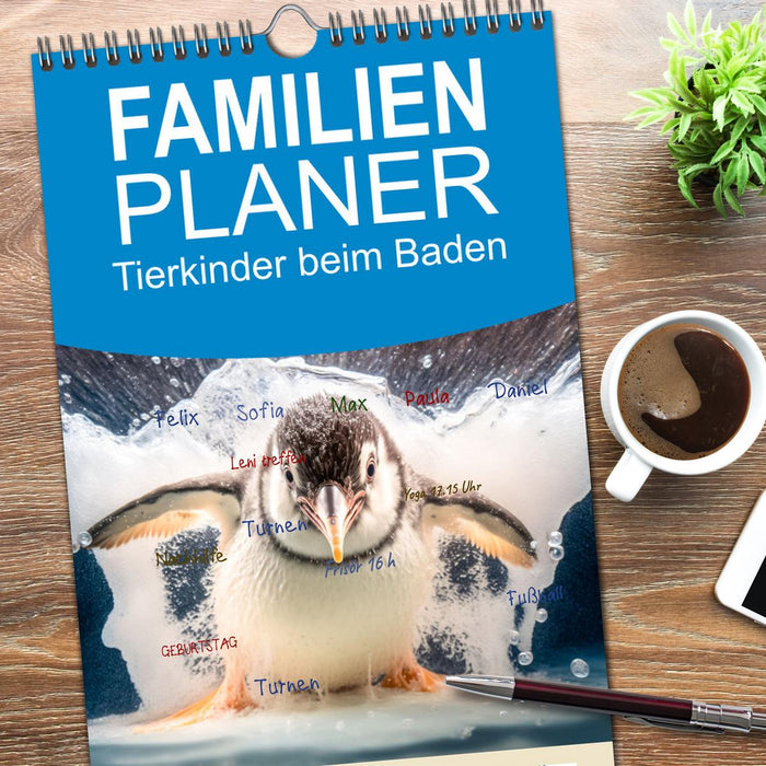 Tierkinder beim Baden (CALVENDO Familienplaner 2026)