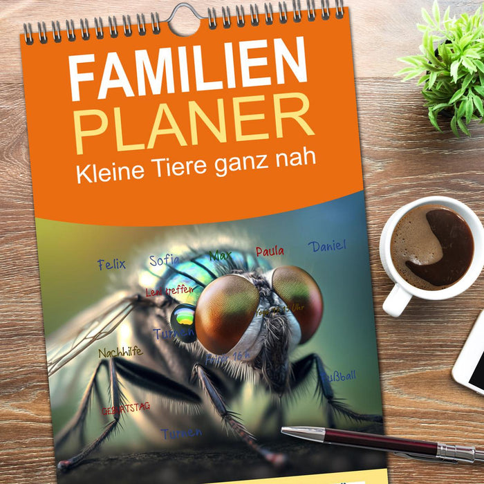 Kleine Tiere ganz nah (CALVENDO Familienplaner 2026)