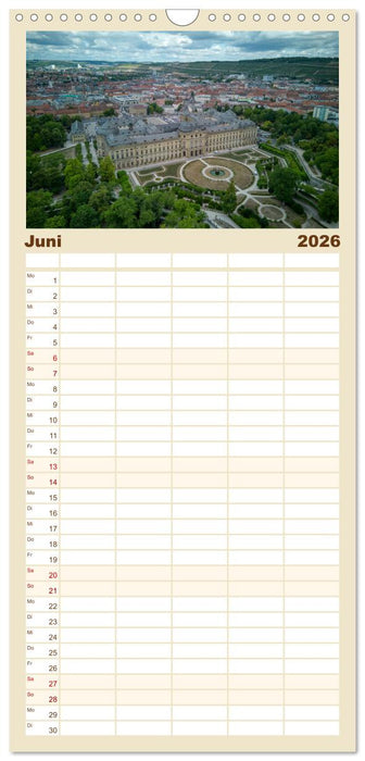 Ästehtik von oben (CALVENDO Familienplaner 2026)