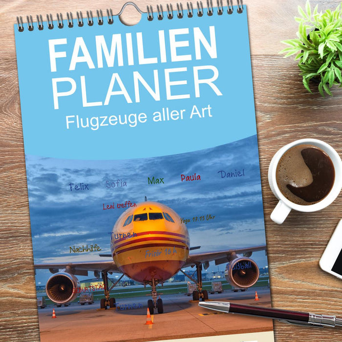 Flugzeuge aller Art (CALVENDO Familienplaner 2026)