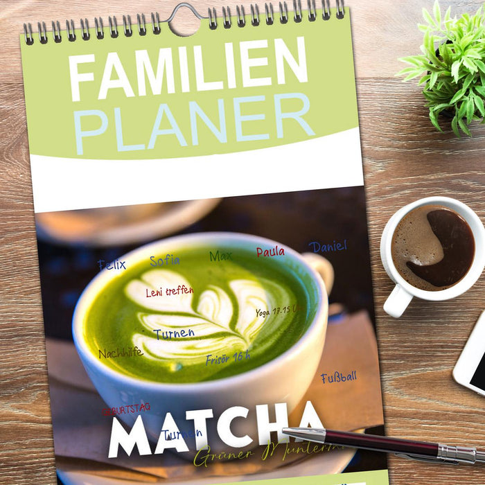 Matcha - Grüner Muntermacher (CALVENDO Familienplaner 2026)