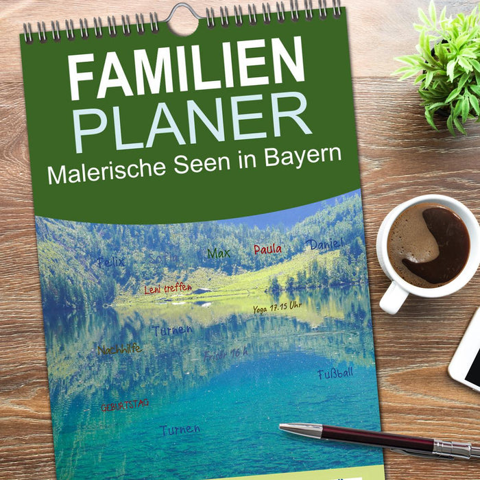 Malerische Seen in Bayern (CALVENDO Familienplaner 2026)