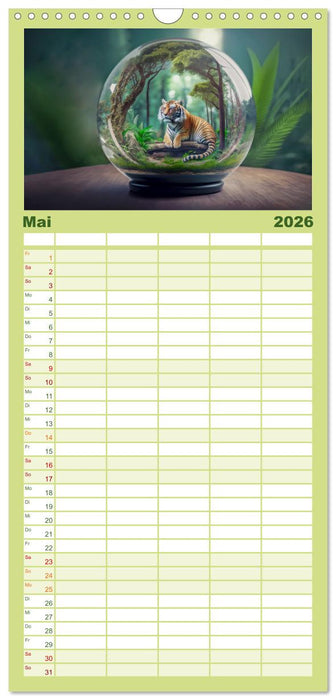 Miniaturwelt in der Glaskugel (CALVENDO Familienplaner 2026)