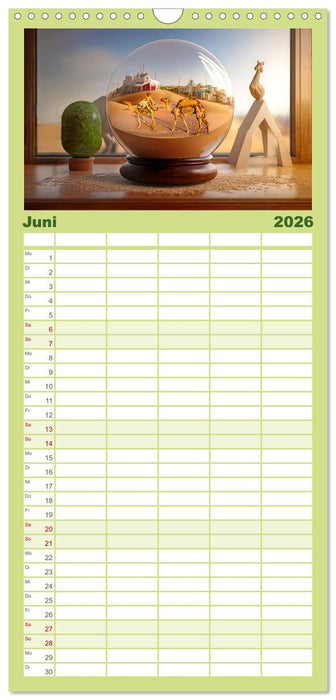 Miniaturwelt in der Glaskugel (CALVENDO Familienplaner 2026)