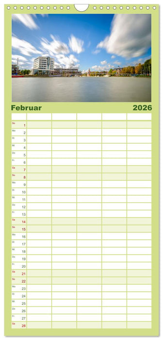 Ein Blick auf Leer (Ostfriesland) (CALVENDO Familienplaner 2026)