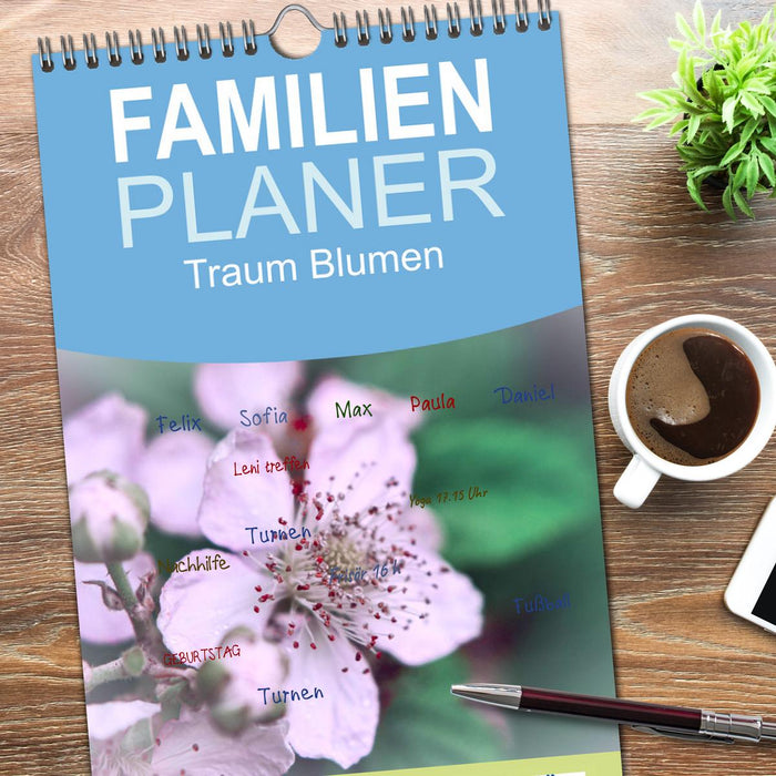 Traum Blumen (CALVENDO Familienplaner 2026)