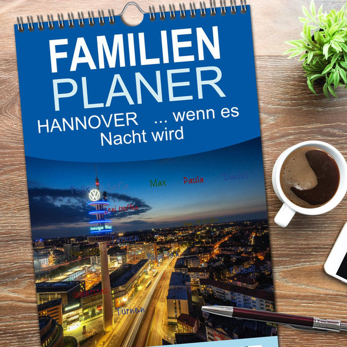 HANNOVER ... wenn es Nacht wird (CALVENDO Familienplaner 2026)