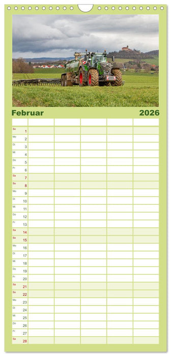 Landtechnik im Einsatz (CALVENDO Familienplaner 2026)