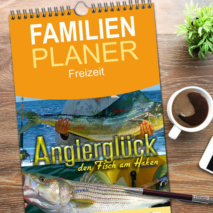 Anglerglück - den Fisch am Haken (CALVENDO Familienplaner 2026)