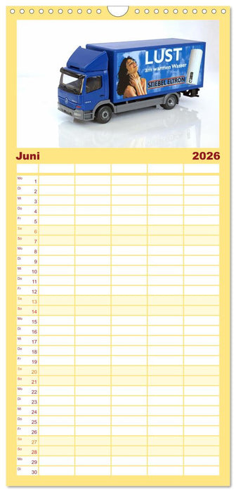 Miniaturautos aus Berlin (CALVENDO Familienplaner 2026)