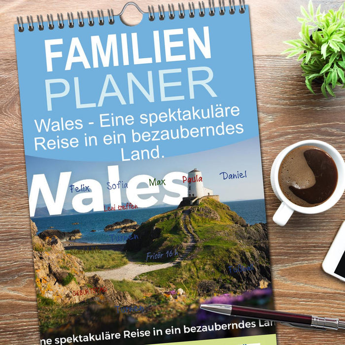 Wales - Eine spektakuläre Reise in ein bezauberndes Land. (CALVENDO Familienplaner 2026)