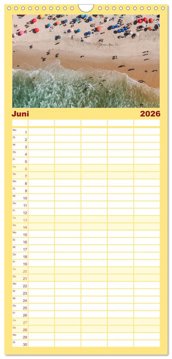 Rio de Janeiro - Am Fuße des Corcovados. (CALVENDO Familienplaner 2026)