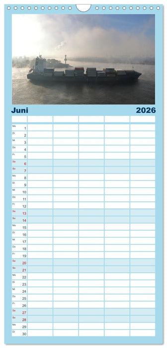 Shipspotting Hamburg (CALVENDO Familienplaner 2026)