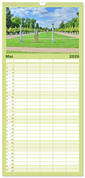 Schlossgarten Neustrelitz (CALVENDO Familienplaner 2026)