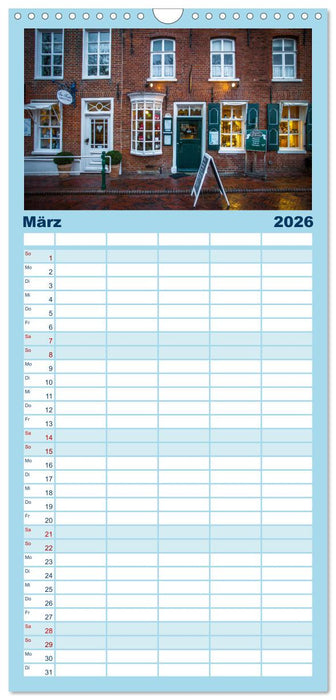 Greetsiel in Ostfriesland (CALVENDO Familienplaner 2026)