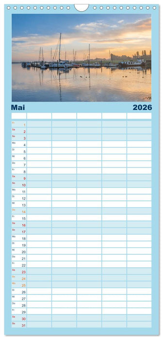 Greetsiel in Ostfriesland (CALVENDO Familienplaner 2026)