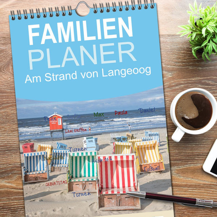 Am Strand von Langeoog (CALVENDO Familienplaner 2026)