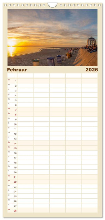 Blick auf Borkum (CALVENDO Familienplaner 2026)