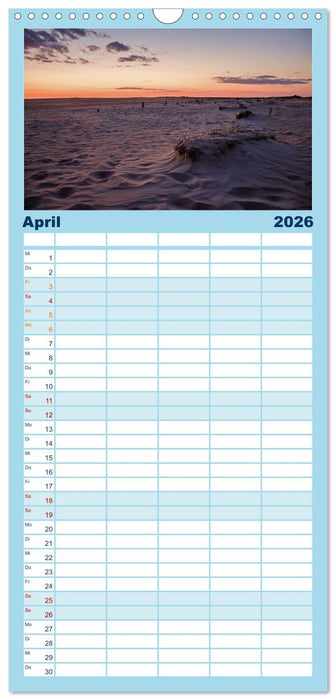 Abendlicht über der Nordsee (CALVENDO Familienplaner 2026)