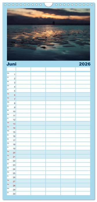 Abendlicht über der Nordsee (CALVENDO Familienplaner 2026)