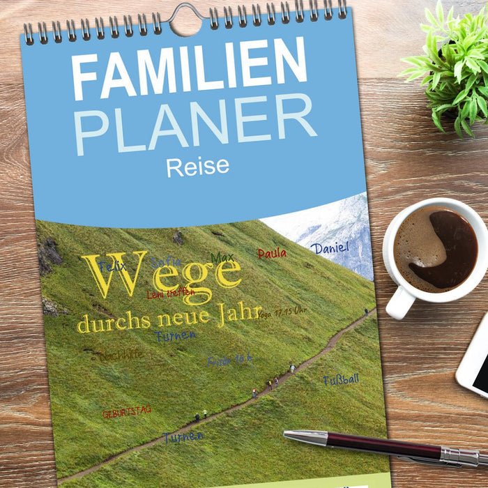 Wege durchs neue Jahr (CALVENDO Familienplaner 2026)
