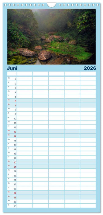 Madeira - blaues Wasser, grüne Berge, bunte Blumen (CALVENDO Familienplaner 2026)