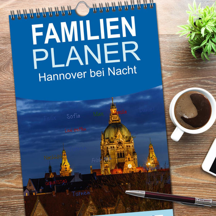 Hannover bei Nacht 2026 (CALVENDO Familienplaner 2026)