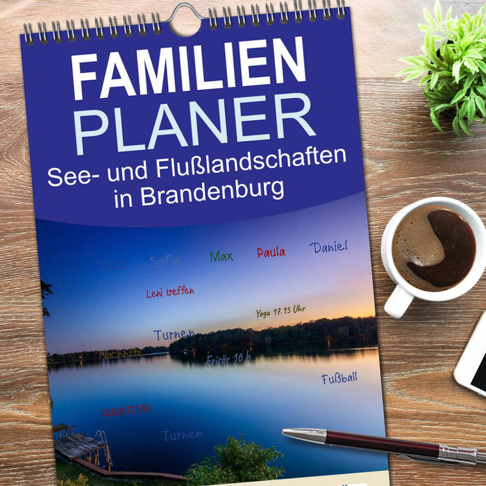See- und Flußlandschaften in Brandenburg (CALVENDO Familienplaner 2026)