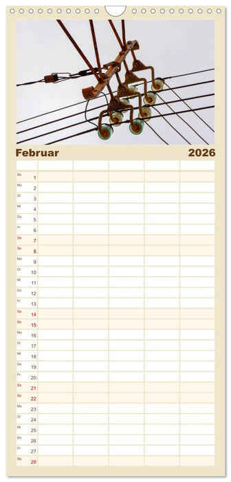 Strommasten - Wege des Stroms (CALVENDO Familienplaner 2026)