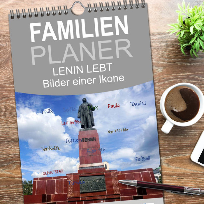 LENIN LEBT - Bilder einer Ikone (CALVENDO Familienplaner 2026)
