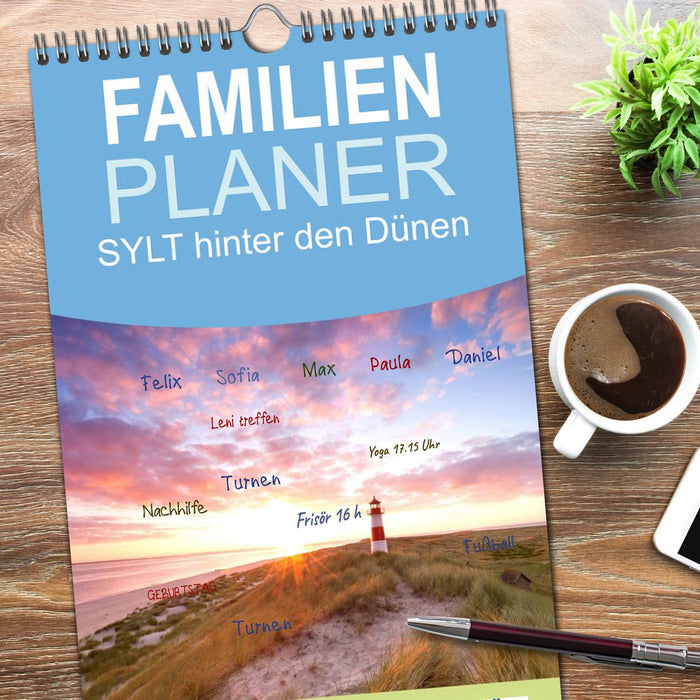 SYLT hinter den Dünen (CALVENDO Familienplaner 2026)