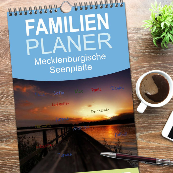 Mecklenburgische Seenplatte - zum Träumen schön (CALVENDO Familienplaner 2026)