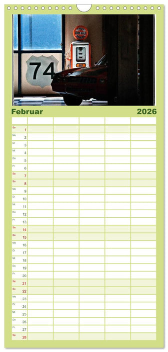 Oldtimer auf Tour (CALVENDO Familienplaner 2026)