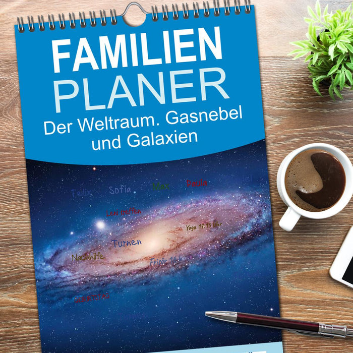 Der Weltraum. Gasnebel und Galaxien (CALVENDO Familienplaner 2026)