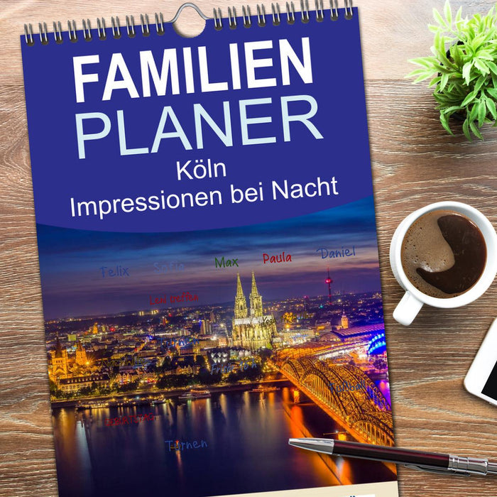 Köln Impressionen bei Nacht (CALVENDO Familienplaner 2026)