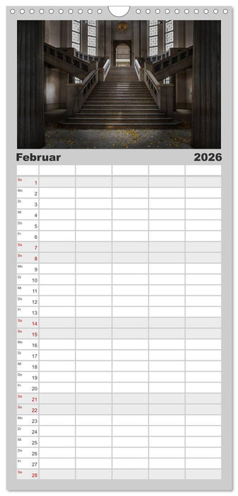 Geheimnisvolle Orte - Lost Places (CALVENDO Familienplaner 2026)